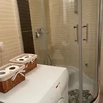 Cozy Attic - Free Parking Апартаменты *