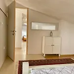 Апартаменты Cozy Attic - Free Parking