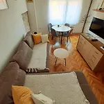 Апартаменты Cozy Attic - Free Parking *