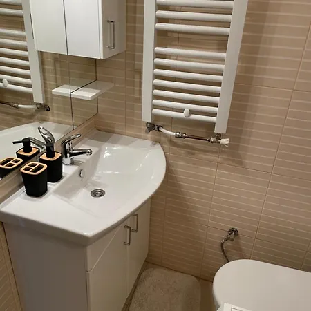 Cozy Attic - Free Parking