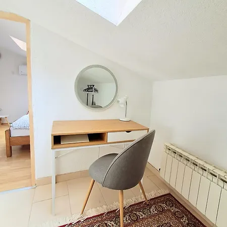 아파트 Cozy Attic - Free Parking *