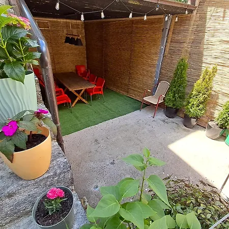 Cozy Attic And Backyard شقة *