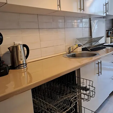 Cozy Attic&backyard Apartament *