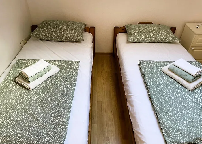 Cozy Attic - Free Parking شقة *