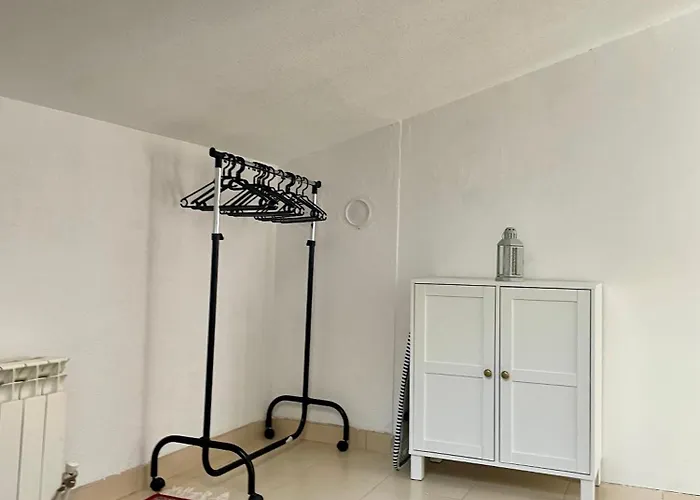 Cozy Attic - Free Parking *