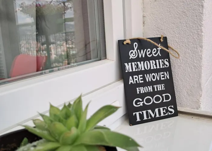 Cozy Attic - Free Parking شقة